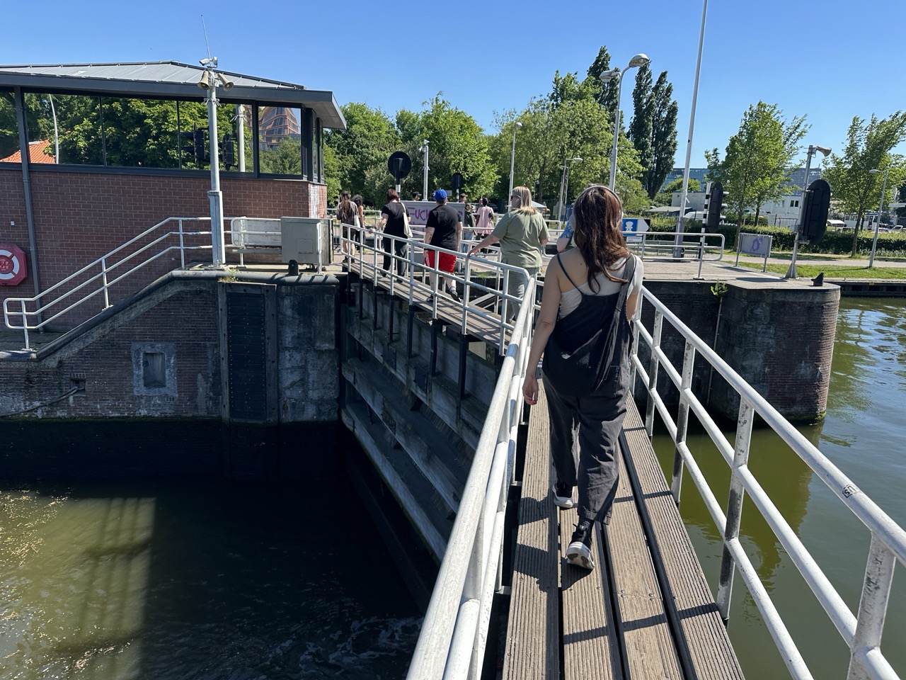 Crossing the Noord-Hollandsch kanaal at Willem 1 Locks
